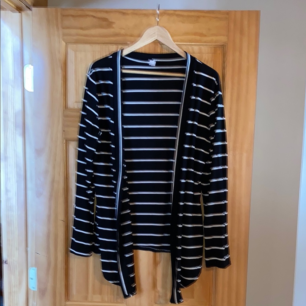 Chic Black and White Striped Cardigan
